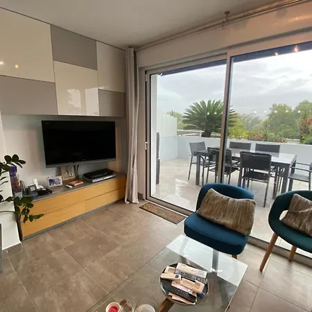 With Pool And Terrace In Apartamento